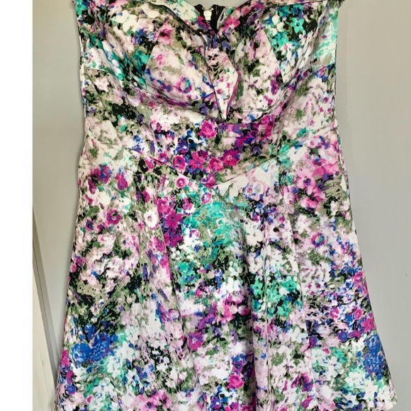 Size 7/medium beautiful pink floral dress - Picture 5 of 7